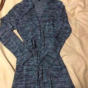 Black and grey sweater wrap, with tie